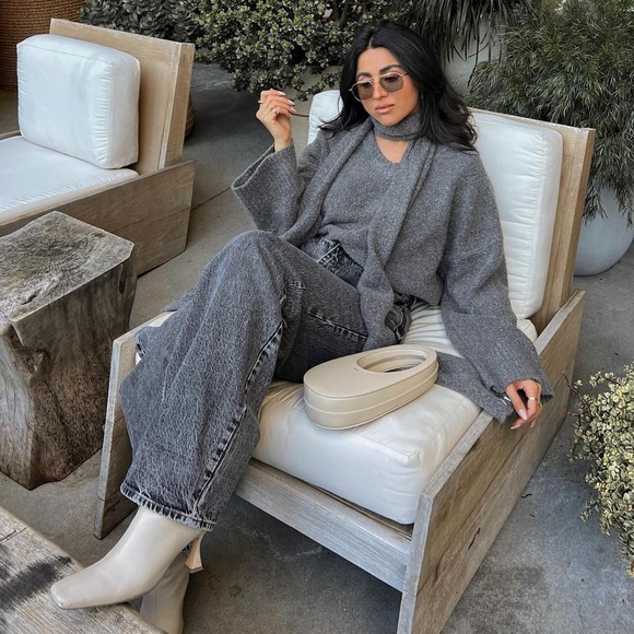 NA-KD 4 Piece - Grey Knitted V-Neck Sweater, Turtleneck Top, Scarf, & Maxi Skirt - Picture 3 of 16